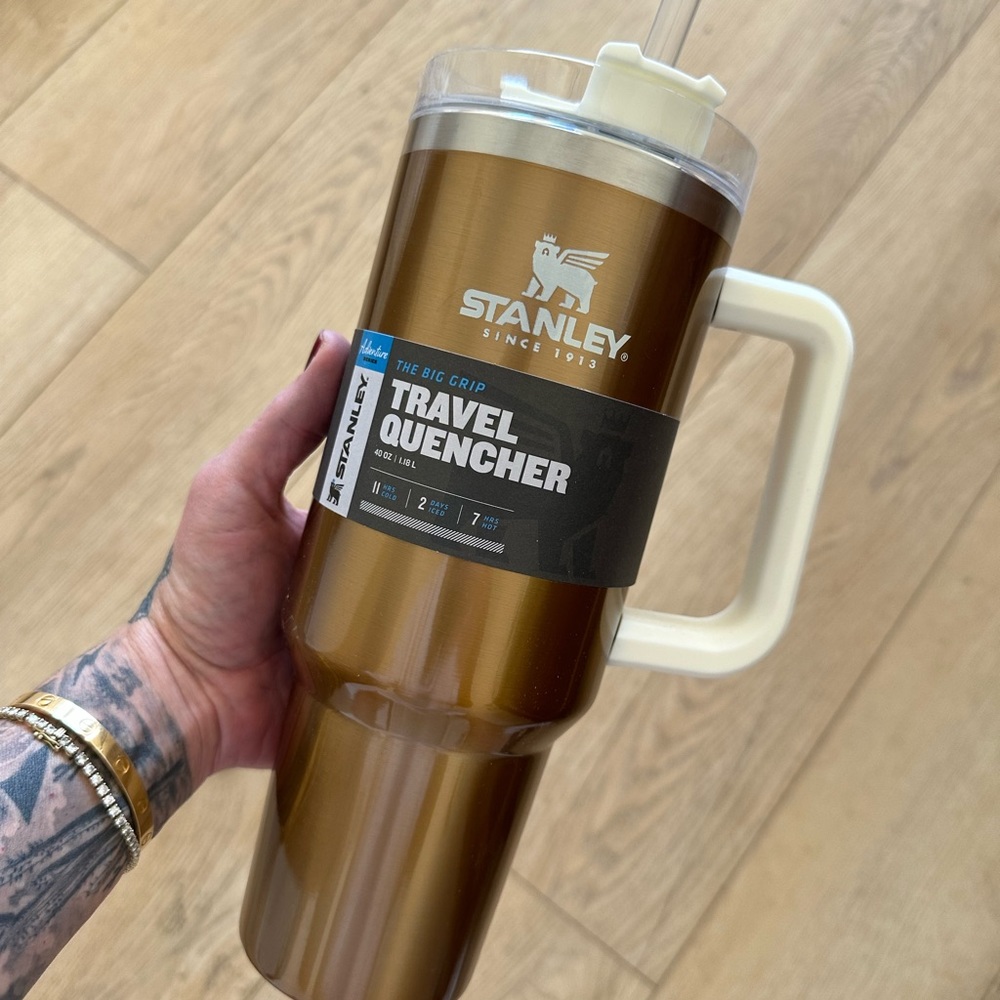 NWT Stanley The Big Grip Adventure Quencher